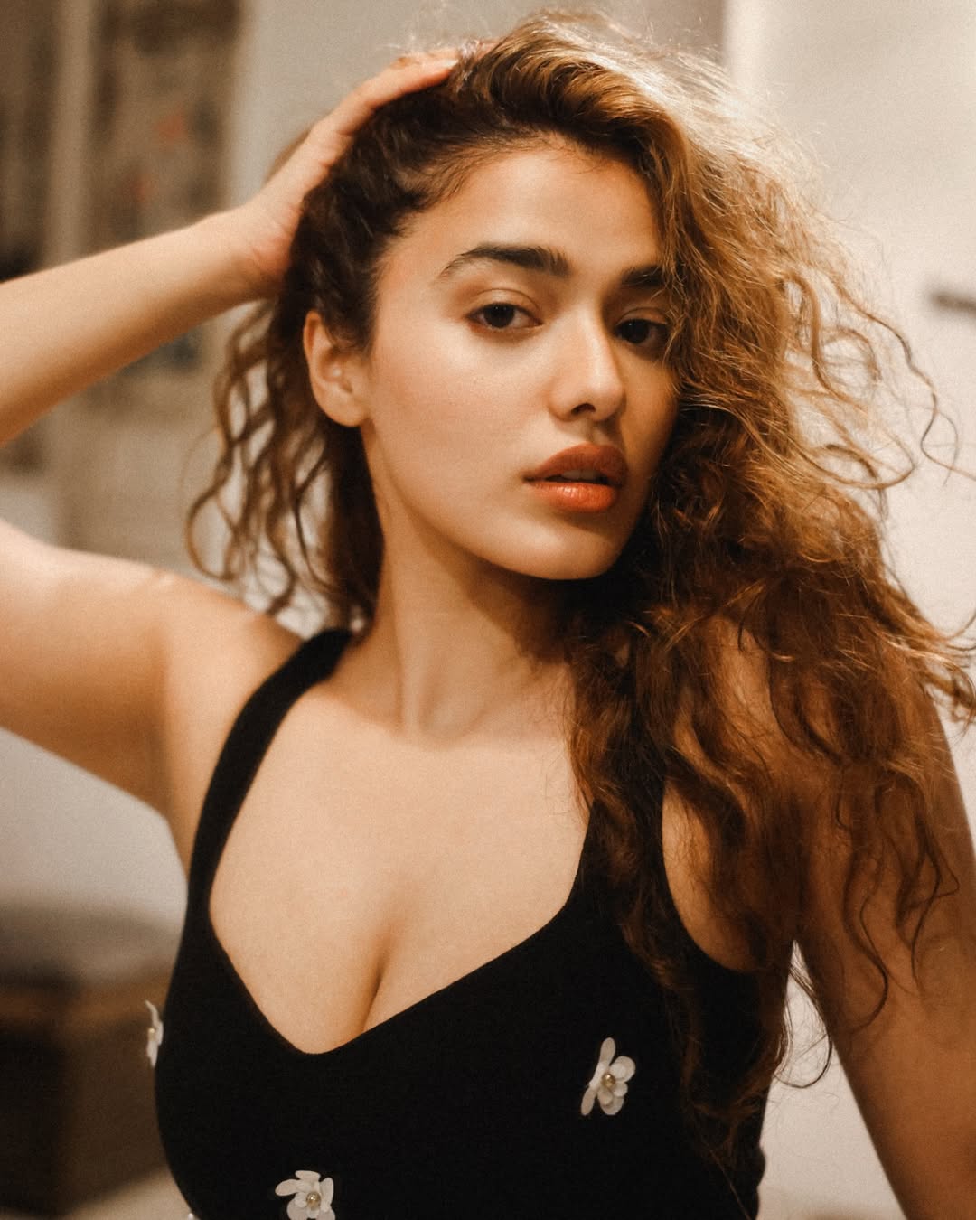 Ketika Sharma Flaunts Wild And Messy Brown Curls