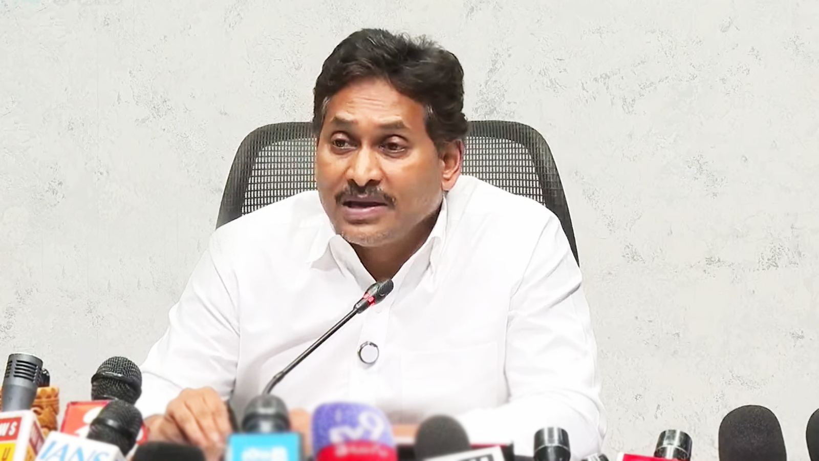 Pawan Kalyan and YS Jagan Mohan Reddy political exchange over 11 MLAs remark in Andhra Pradesh politics 1