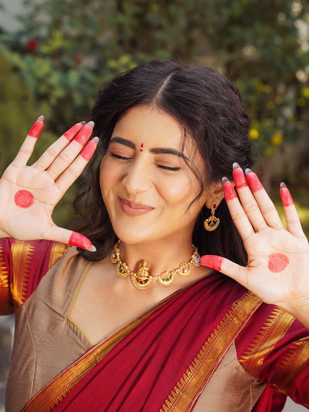 Rashi Singh Joyful Smile In Festive Silk Attire