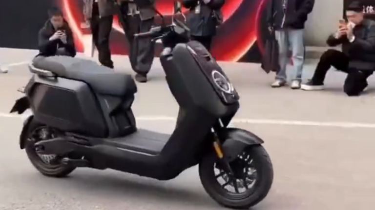 Self driving auto balance scooter test