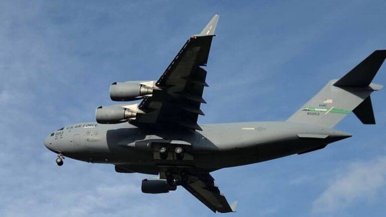 Spain blocks US military airspace