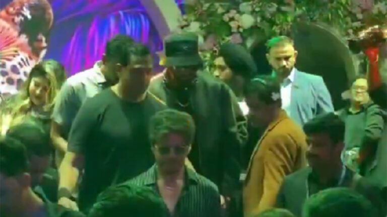 SRK Ranveer Singh viral party moment