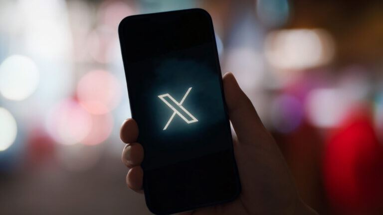 Startup funding via social media