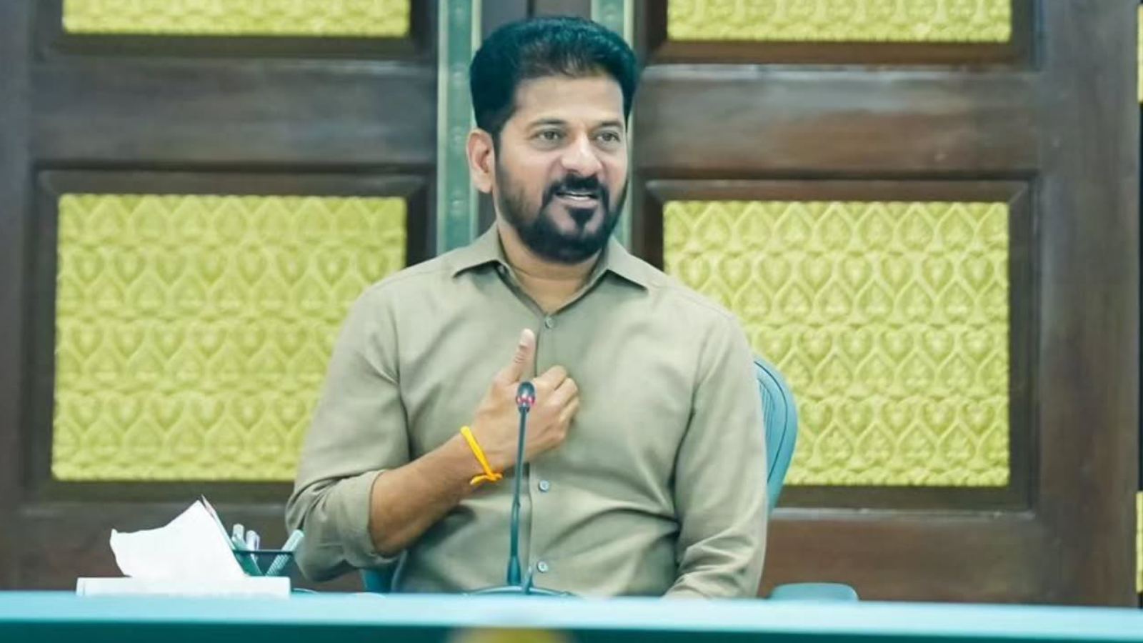 Telangana Chief Minister Revanth Reddy and former AP CM YS Rajasekhara Reddy comparison in Congress politics