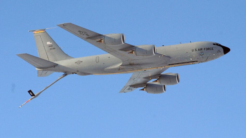 US KC-135 refuelling aircraft crash