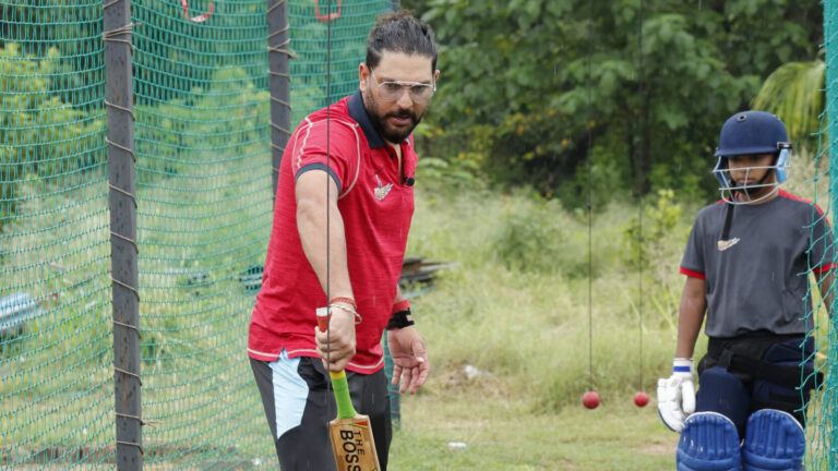 Yuvraj Singh mentoring young cricketers