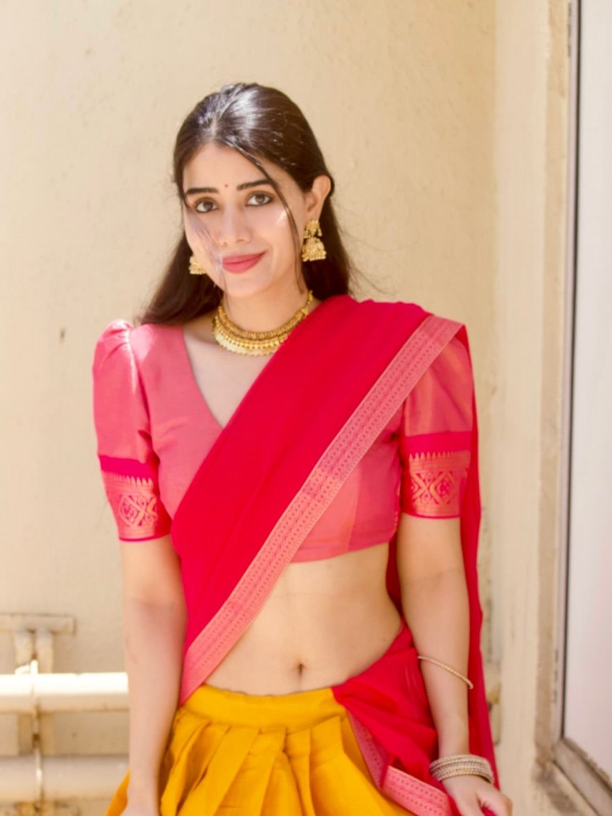 Aarti Chikara Bold Look In Pink Puffy Blouse