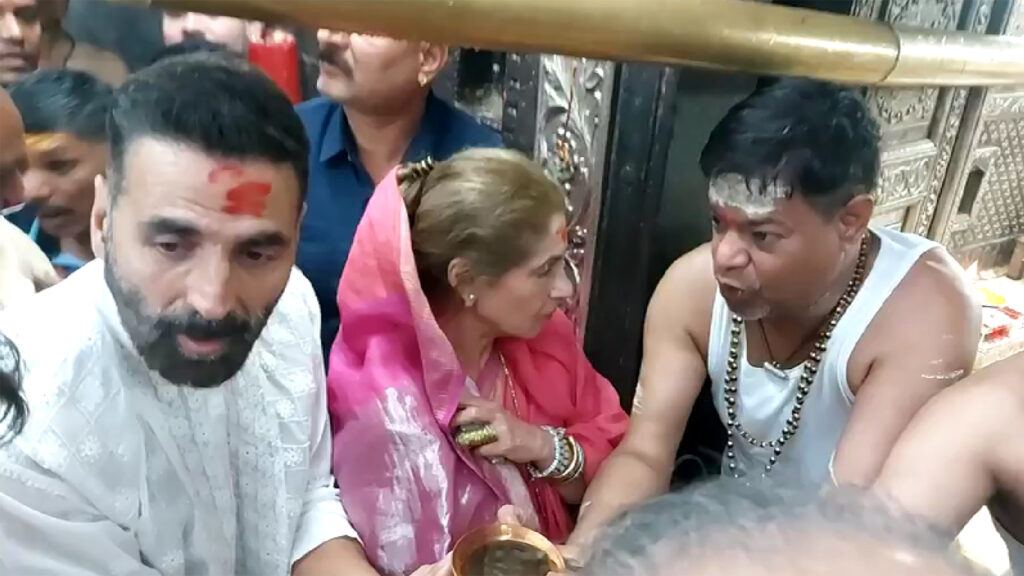 Akshay Kumar at Ujjain Mahakal Mandir