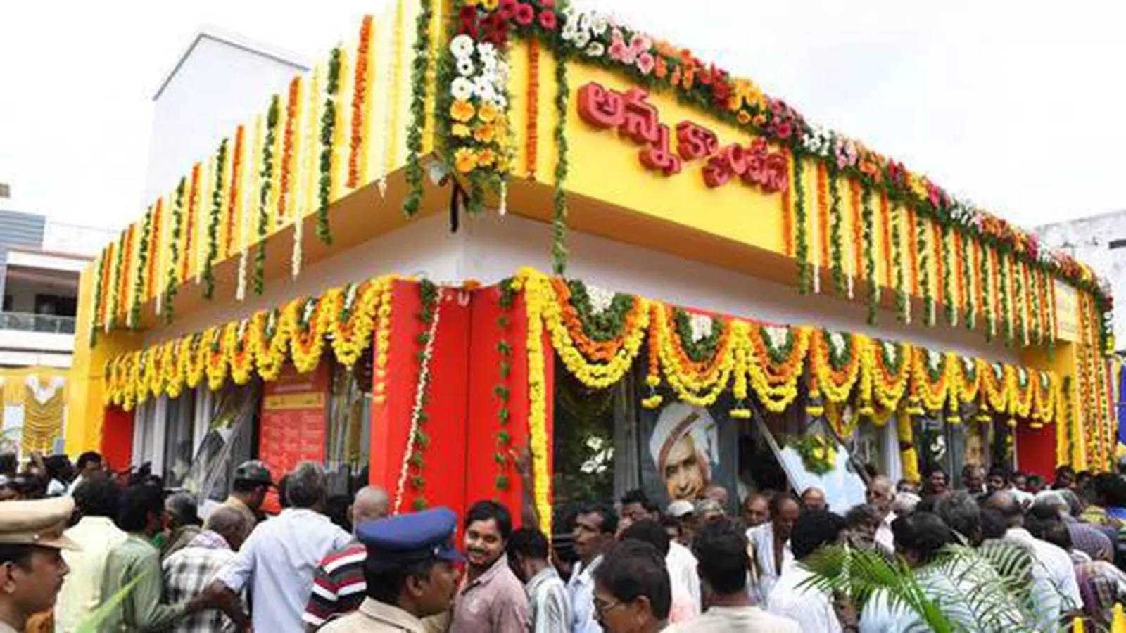 Anna Canteens in AP: Chandrababu Naidu’s Welfare Push