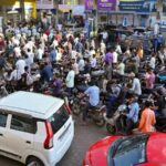 పెట్రోల్ కష్టాలు….ప్రజల్లో పెరుగుతున్న అసహనం..