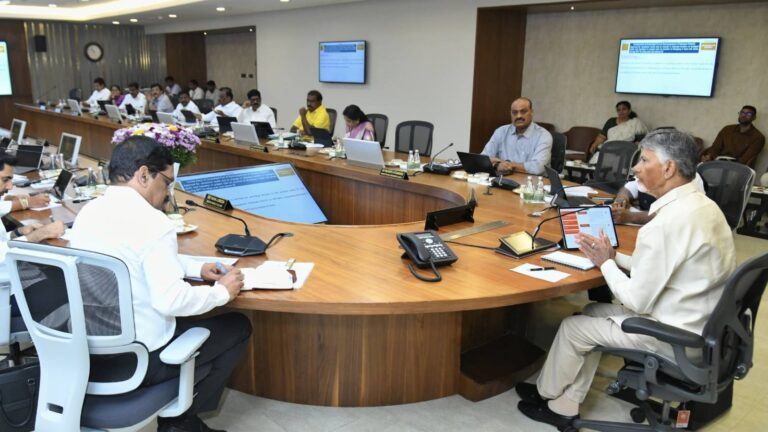 Chandrababu Naidu Warns on YSRCP, Pushes AI Awareness