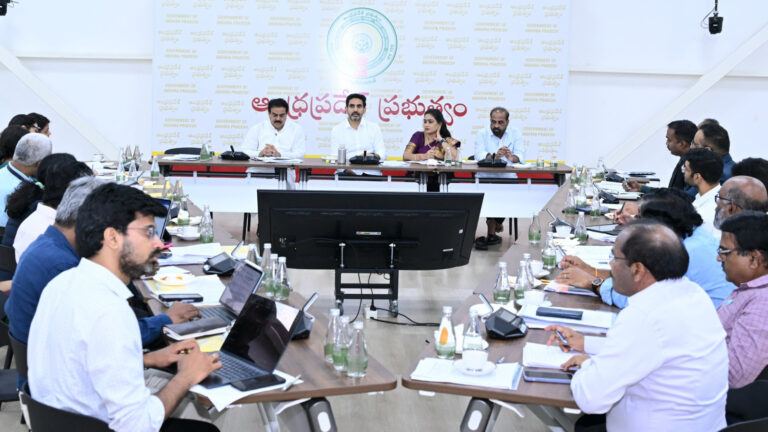 Children using mobile phones showing rising addiction and concerns over social media exposure in India