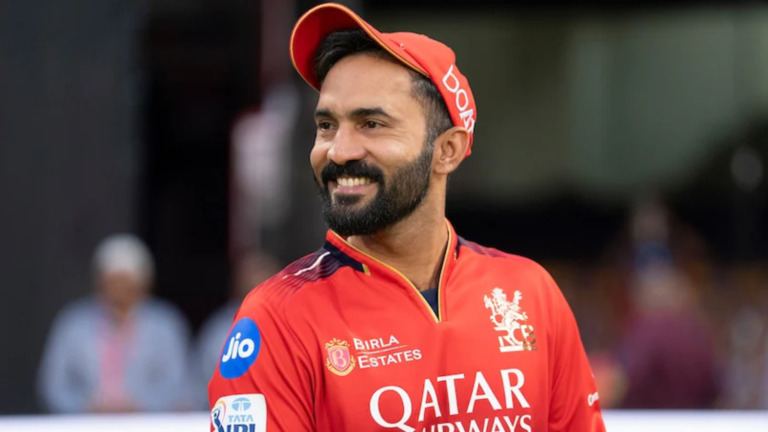 Dinesh Karthik coaching Phil Salt RCB