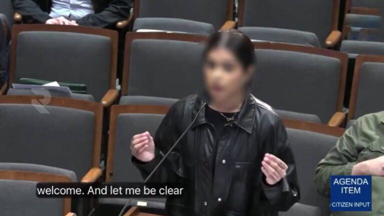 Indian-Origin Woman Defends Hindus in America