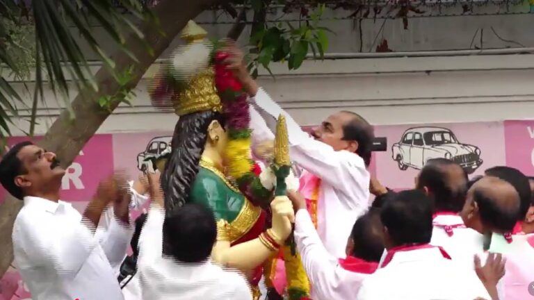 KCR returns to public political events