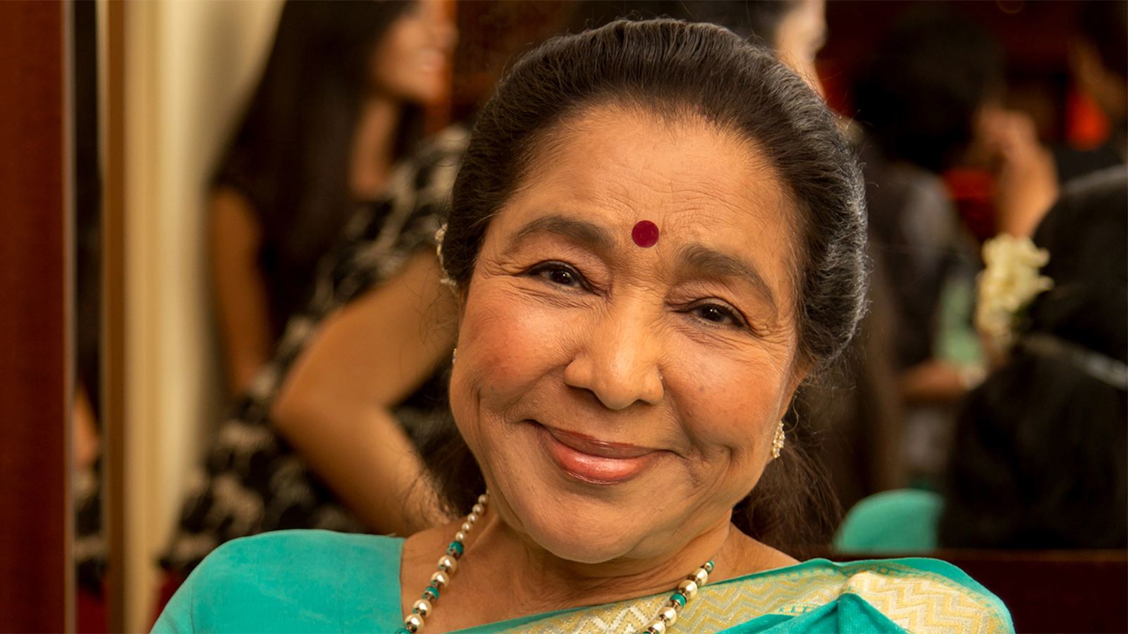 The Voice of Seven Decades Falls Silent: Asha Bhosle Passes Away at 92