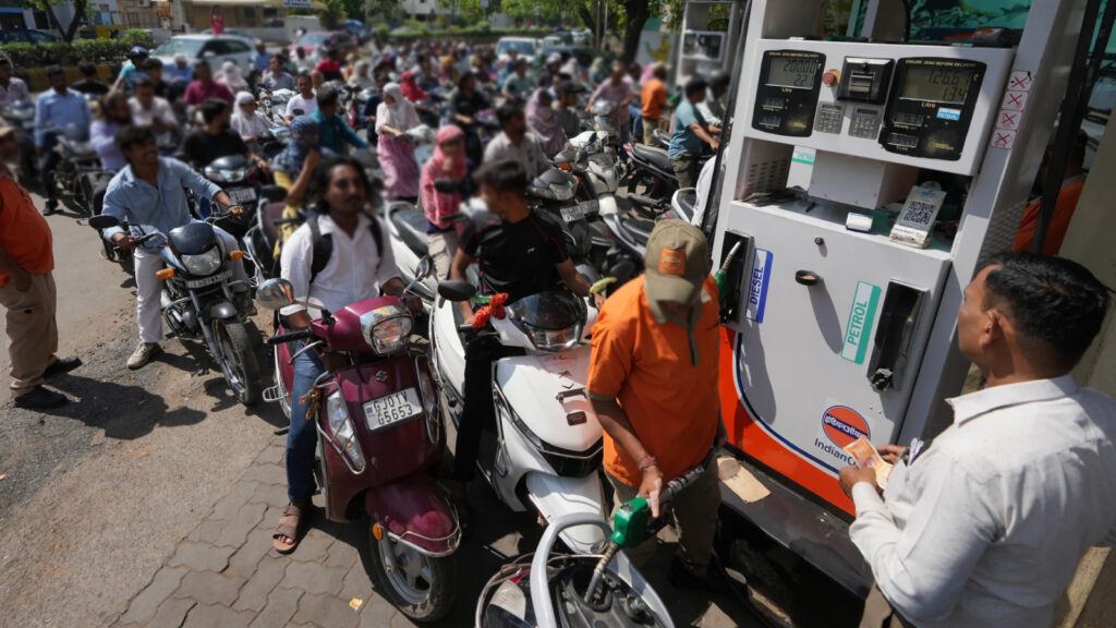 ఏపీలో పెరిగిన ఇంధన కొరత…