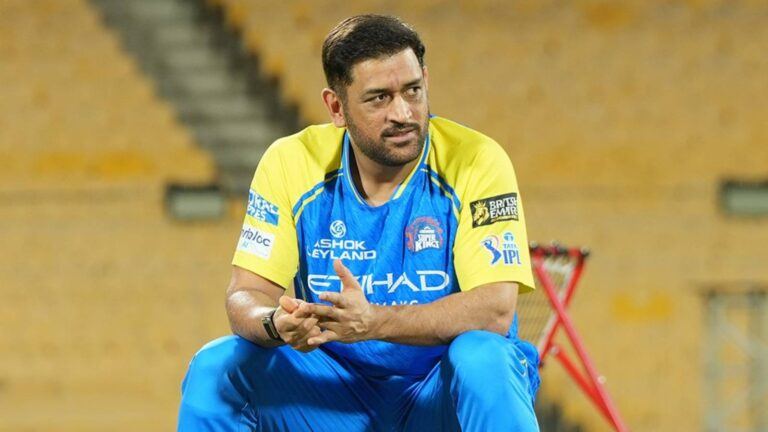 MS Dhoni injury update