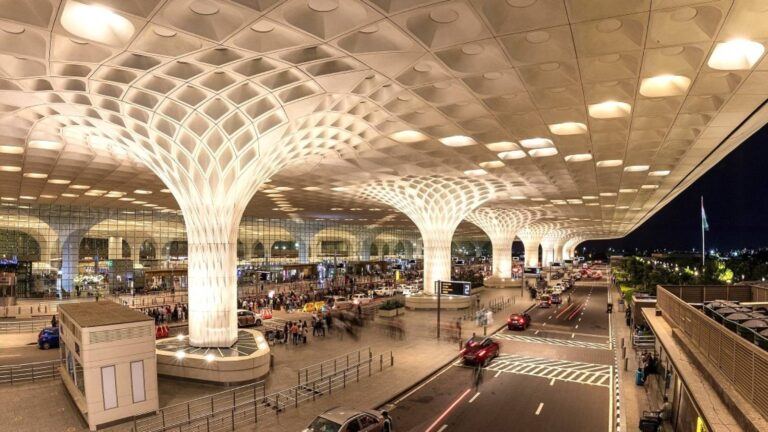 Mumbai airport passenger scam warning