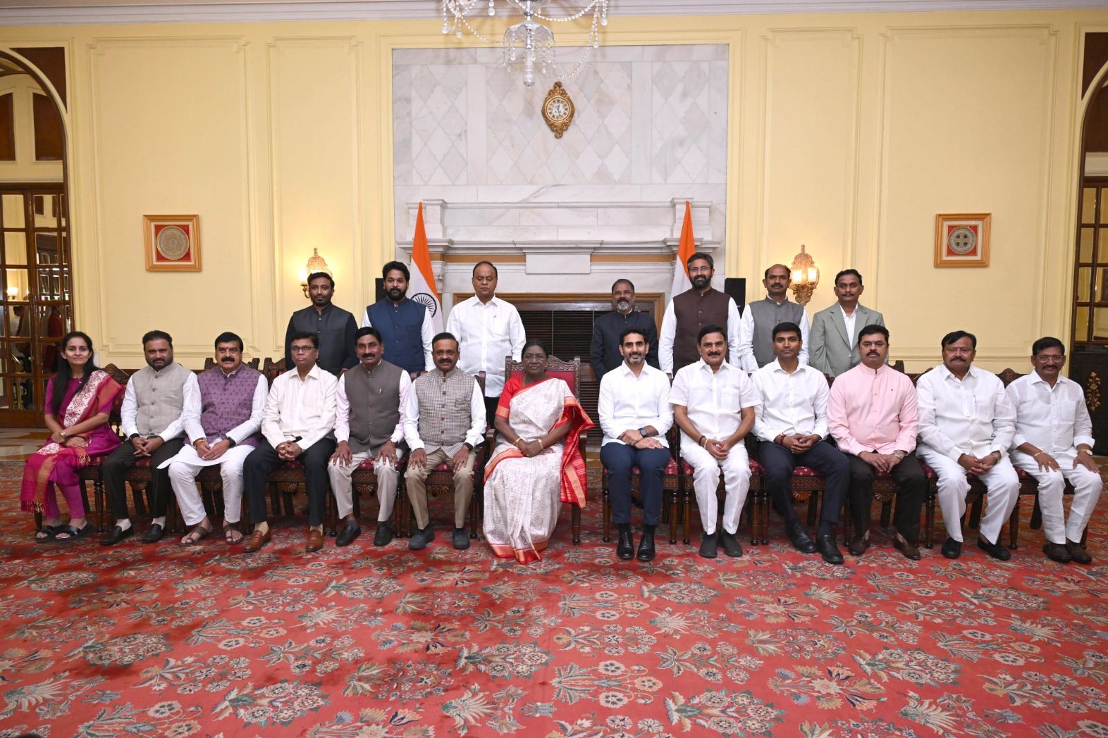 Powerful Group Photo At Rashtrapati Bhavan Set