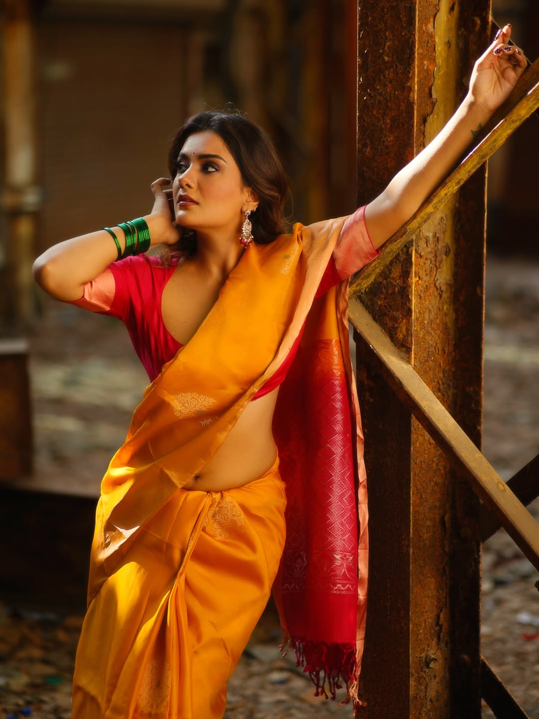 Natasha Singh Radiates Confidence In Desi Drapes