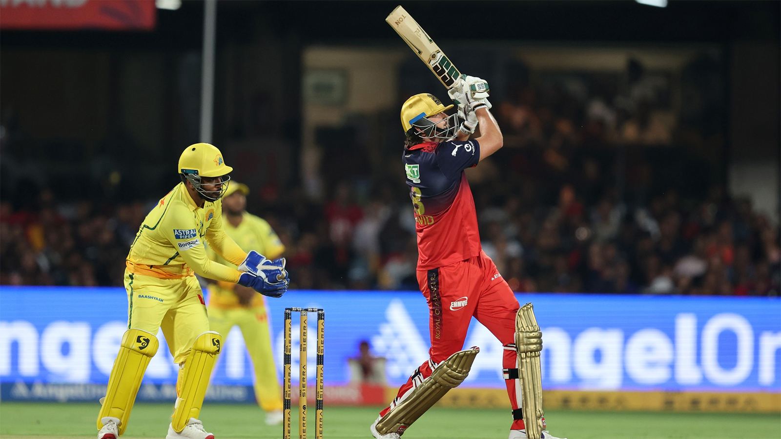 RCB vs CSK match action Chinnaswamy