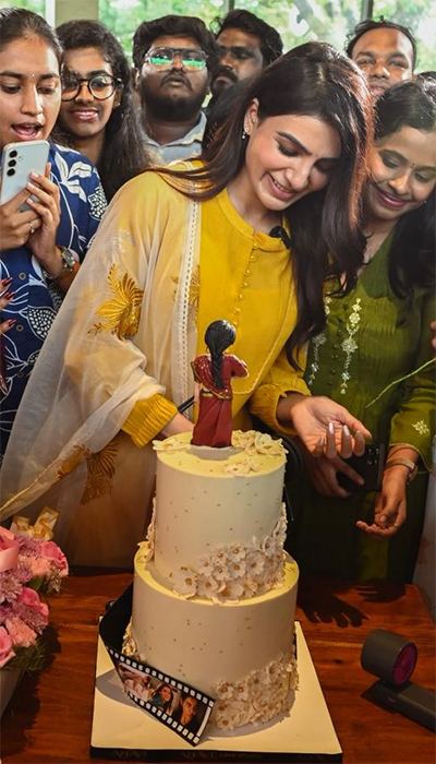 Pics: Samantha Celebrates Birthday with Fans