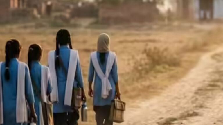 Schools without toilets girls issue India