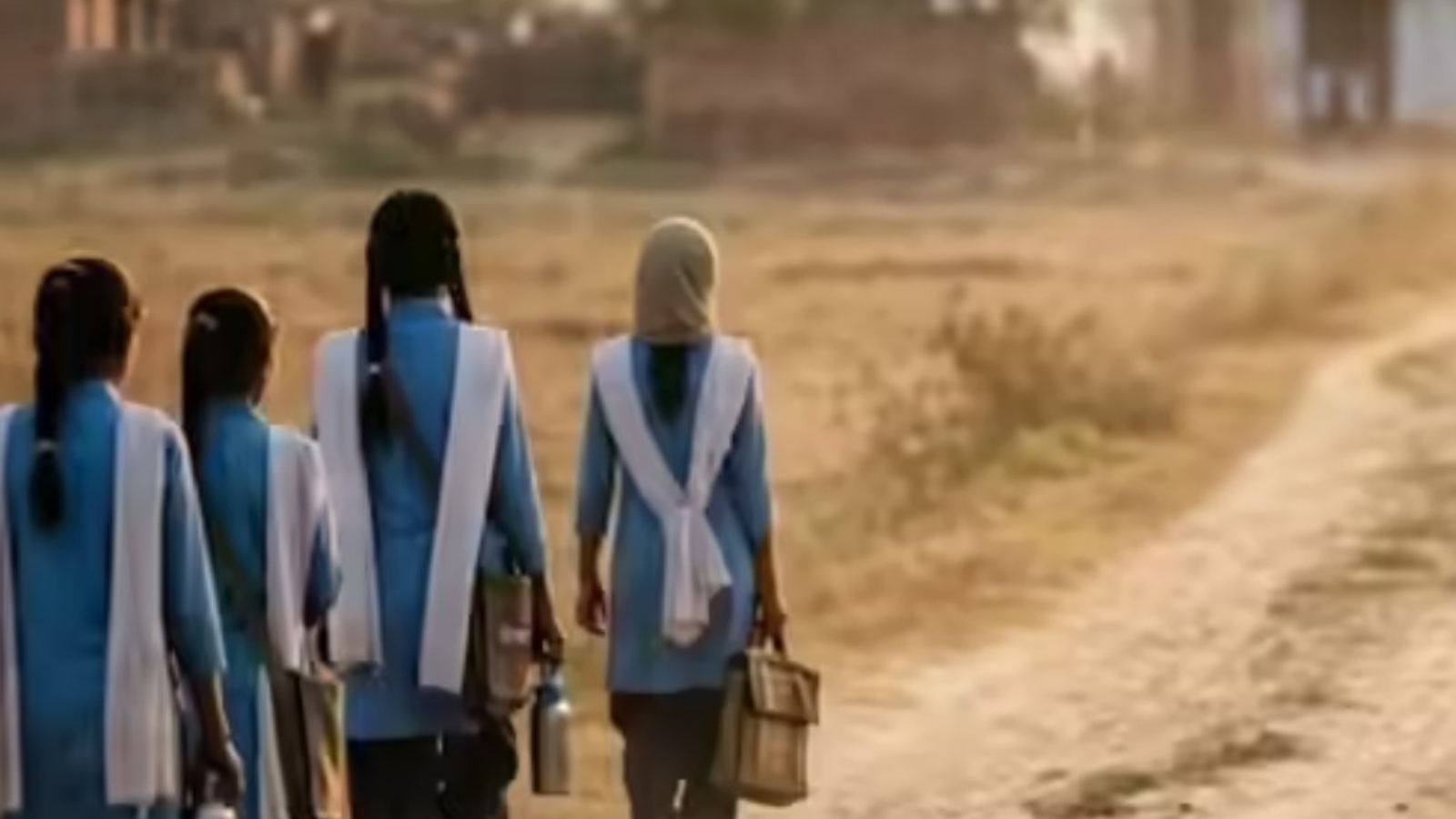 Schools without toilets girls issue India