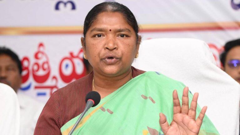 Seethakka Sends Legal Notice to KCR Over Allegations