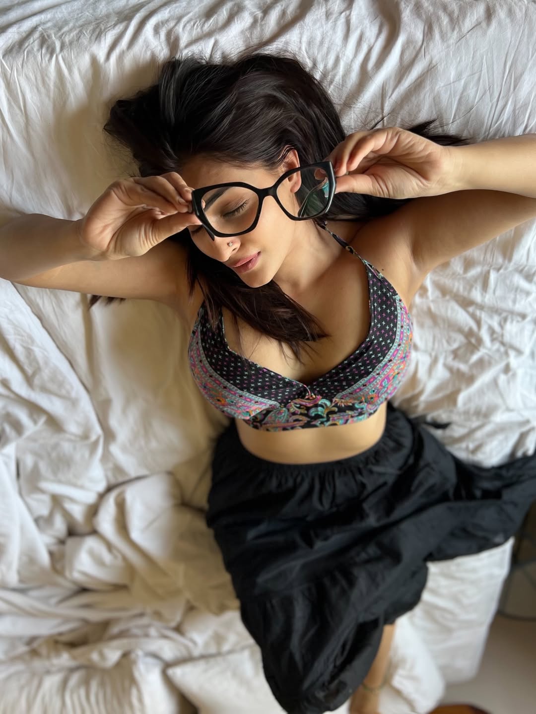 Shivangi Verma Flaunts Toned Waist In Black Skirt