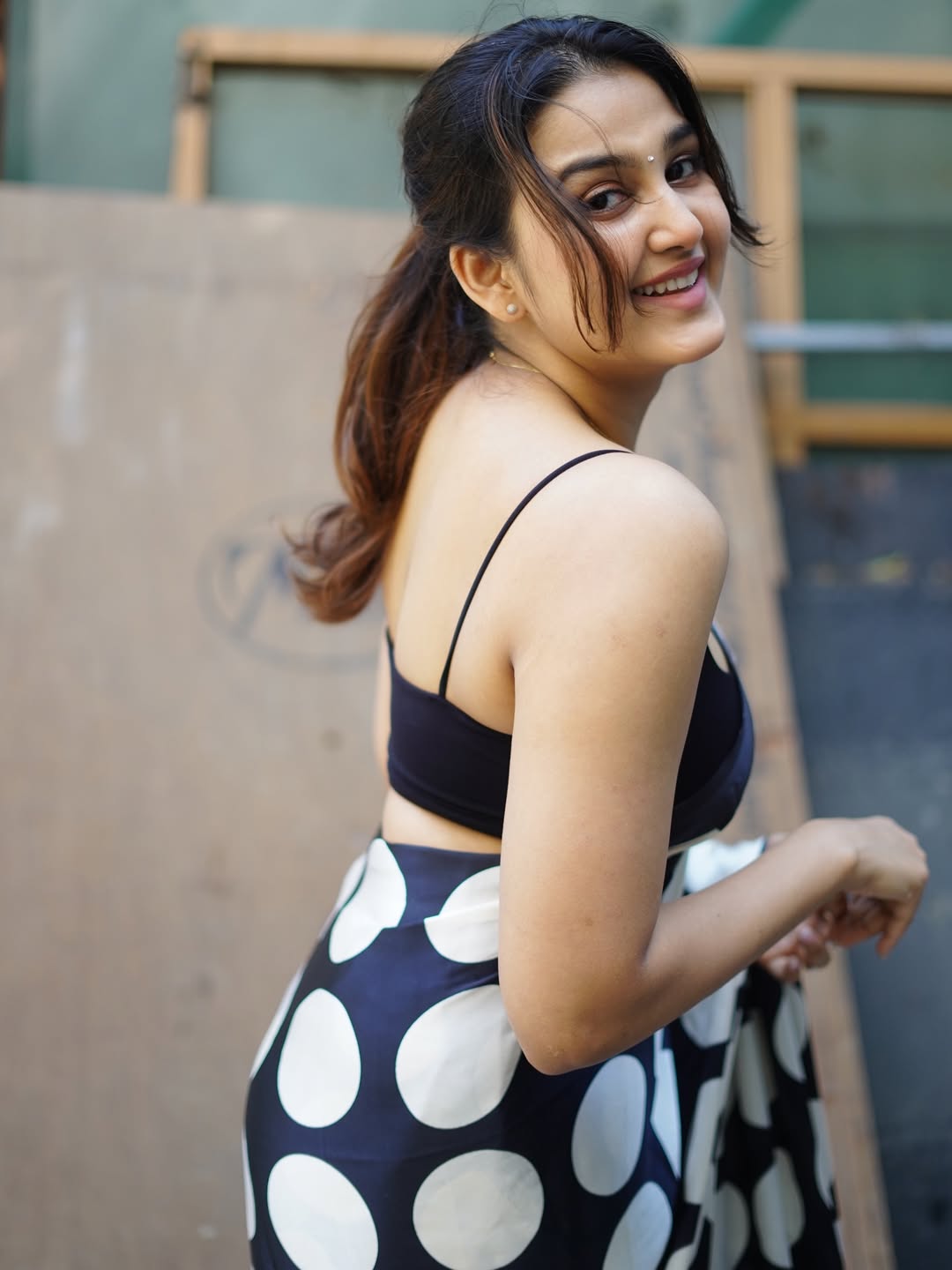 Sowmika Stunning Profile In Retro Ethnic Wear