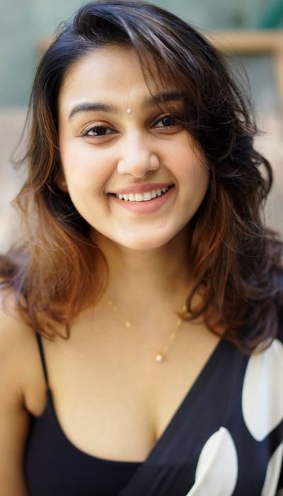 Sowmika Stuns With Bolder Monotone Ethnic Vibe