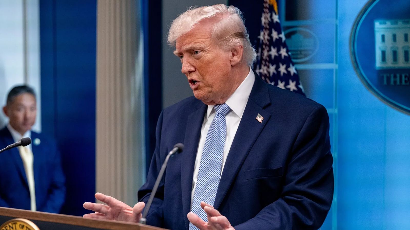 Trump warning on Iran crisis tension