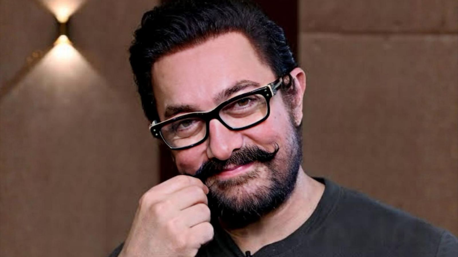 Aamir Khan film commitment story