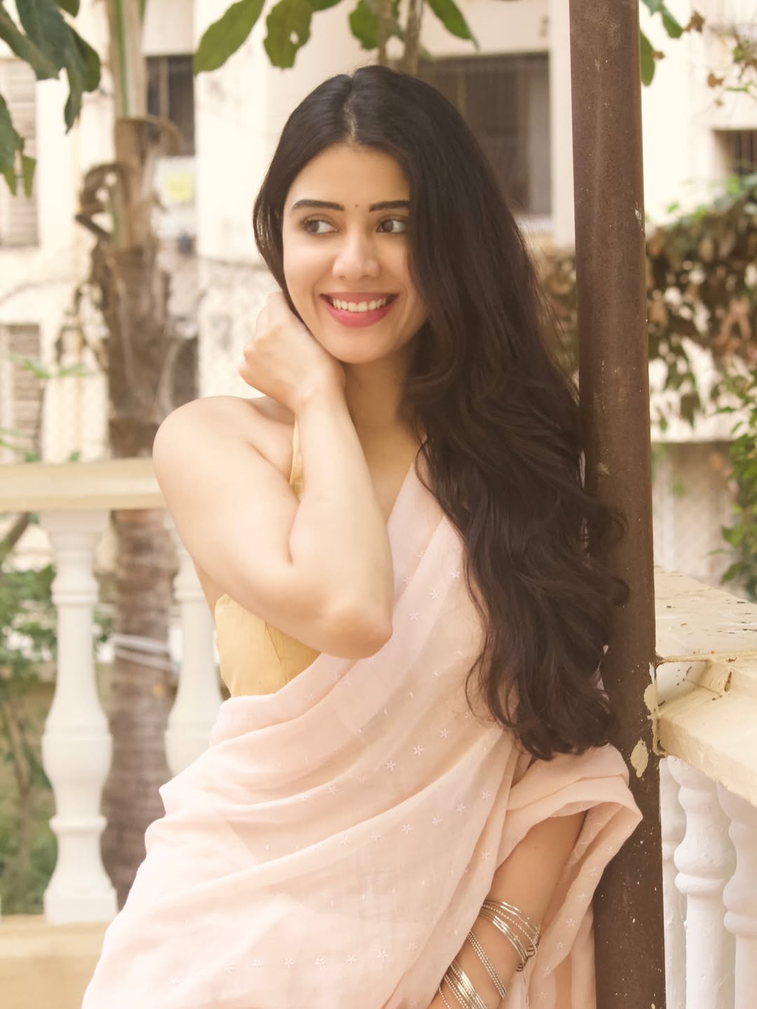 Aarti Chikara Smiling Brightly In Peach Pastel Saree