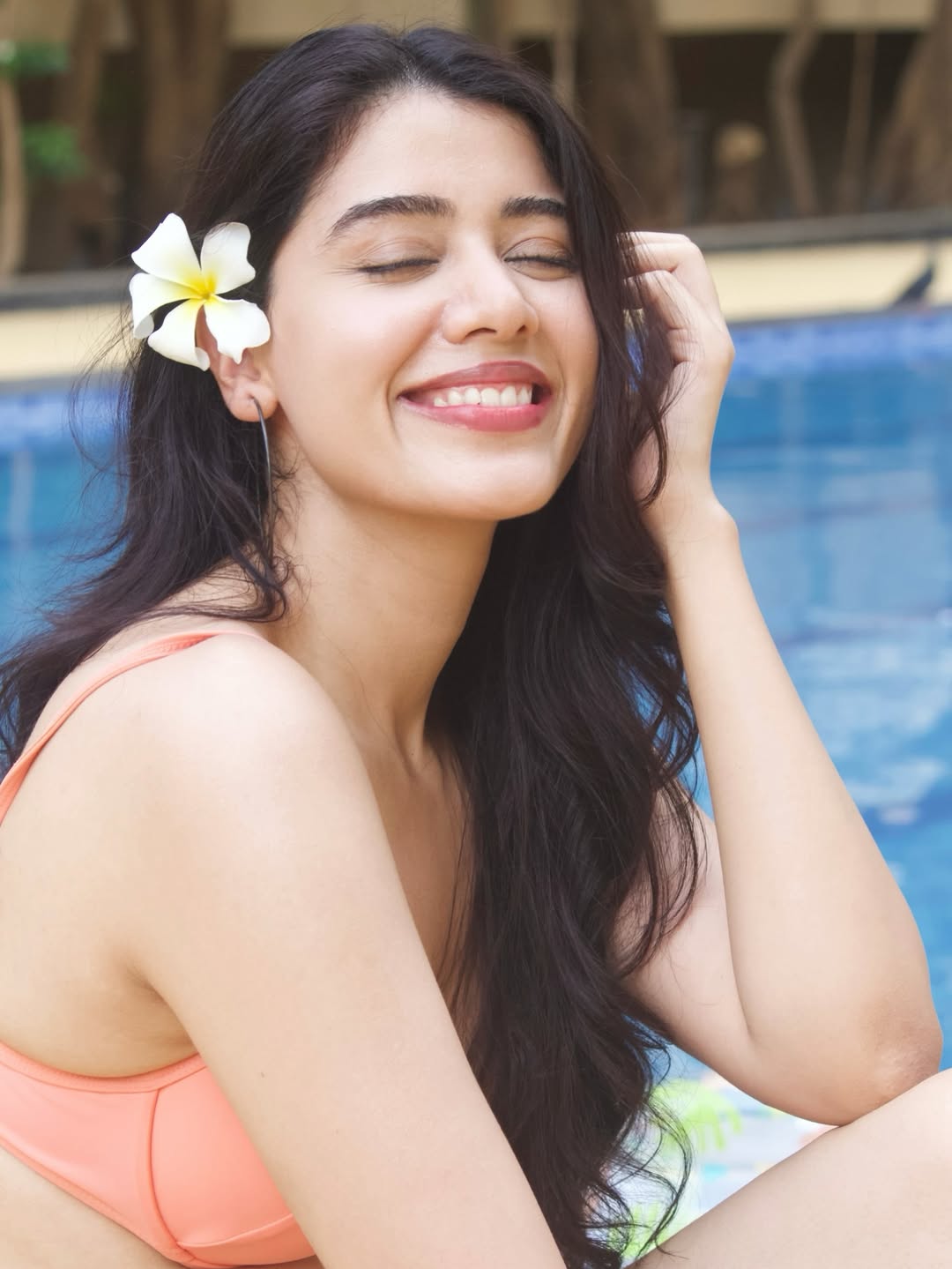 Radiant Aarti Chikara With Flower In Her Hair