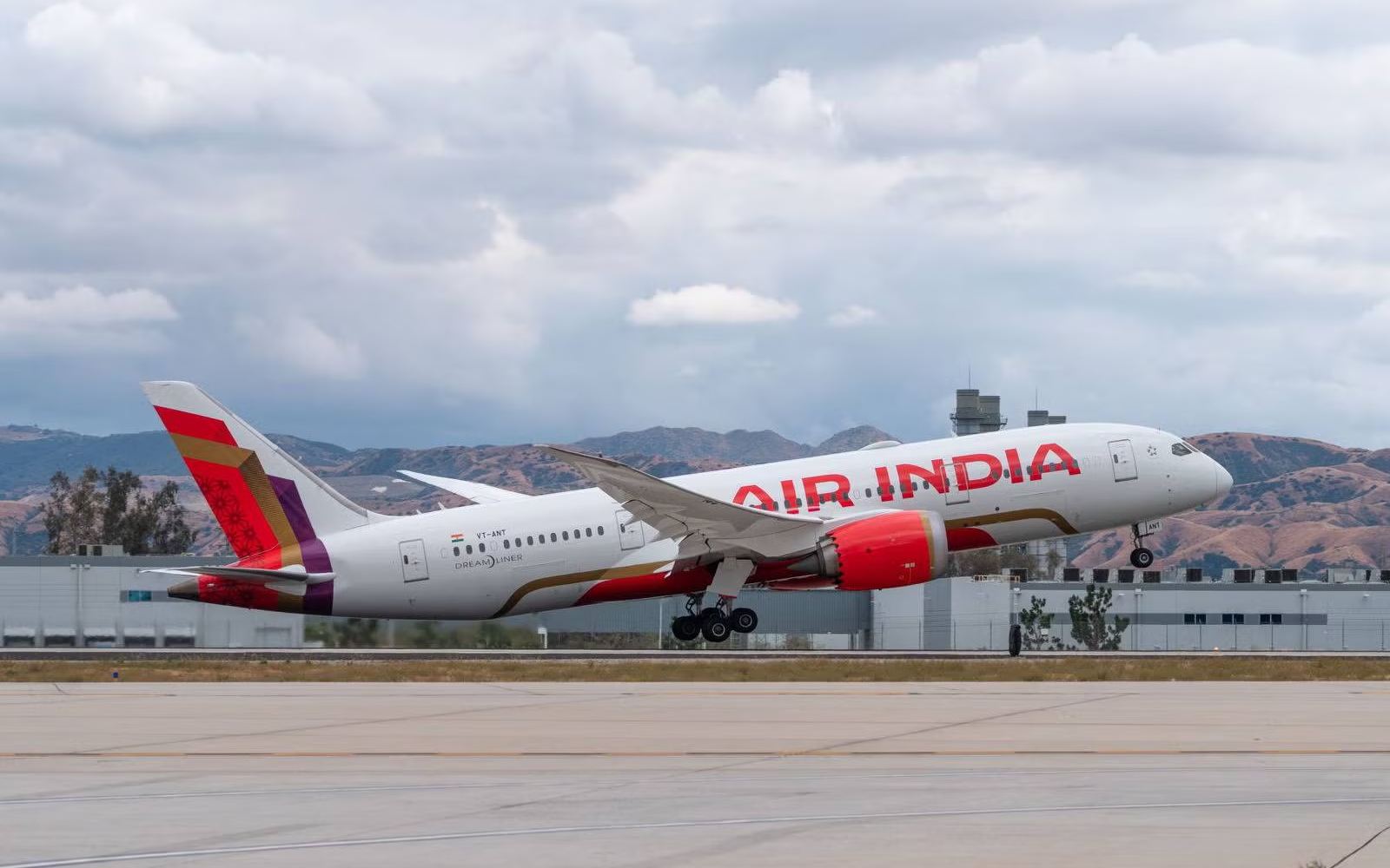 Will Air India Remove Free Meals to Cut Ticket Prices?