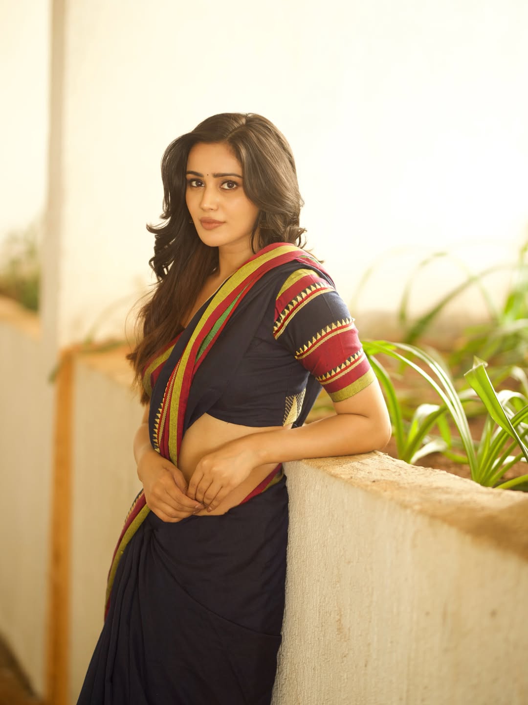 Anaira Gupta Adjusting Saree Pallu Looking Aside
