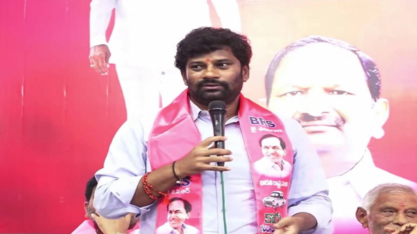 ఇది రాజకీయాలలో కొత్త ఆవిష్కరణ?