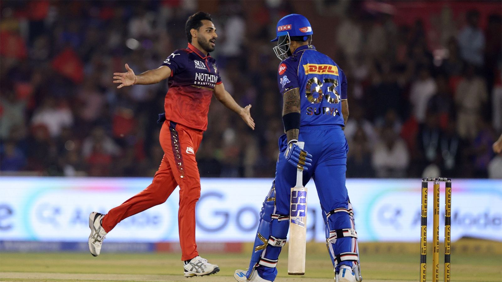 Bhuvneshwar Kumar celebrates RCB victory