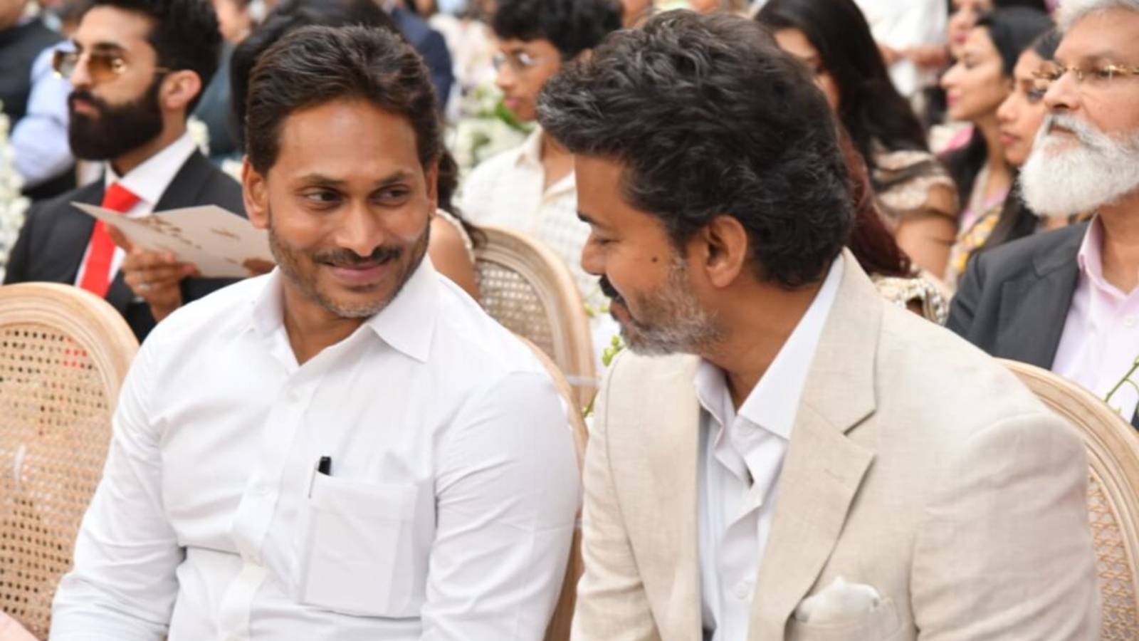 తమిళ సింహంతో తెలుగు సింహాలు దోస్తీ... సింగిల్ కాదు కానీ మింగిల్