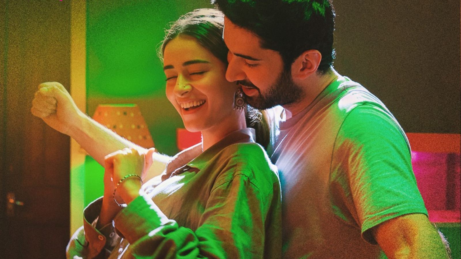 Chand Mera Dil tickets