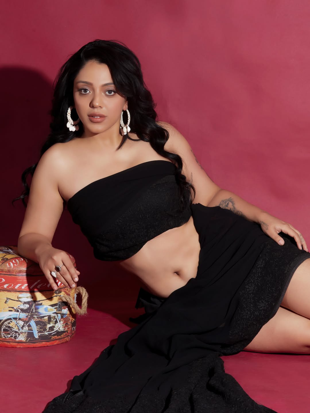 Deviyani Sharma Looks Chic In Embroidered Drape