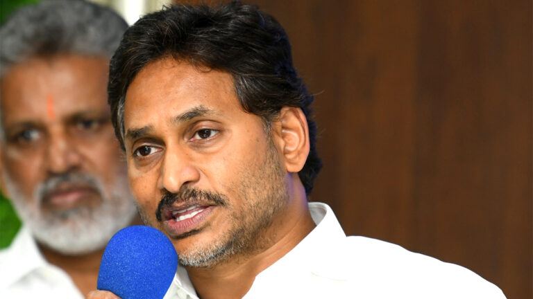 Jagan discusses Rayalaseema water politics