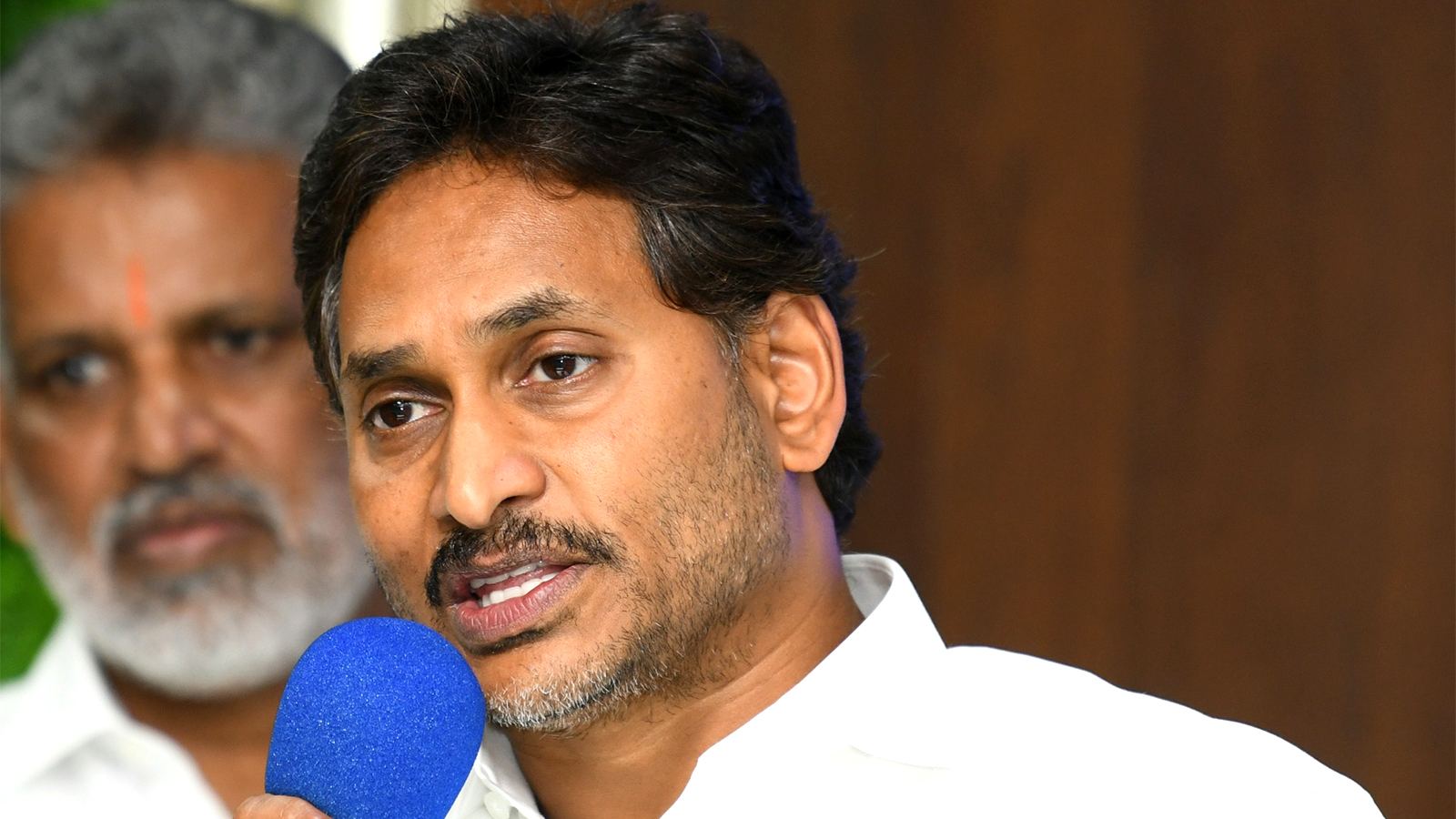 Jagan discusses Rayalaseema water politics