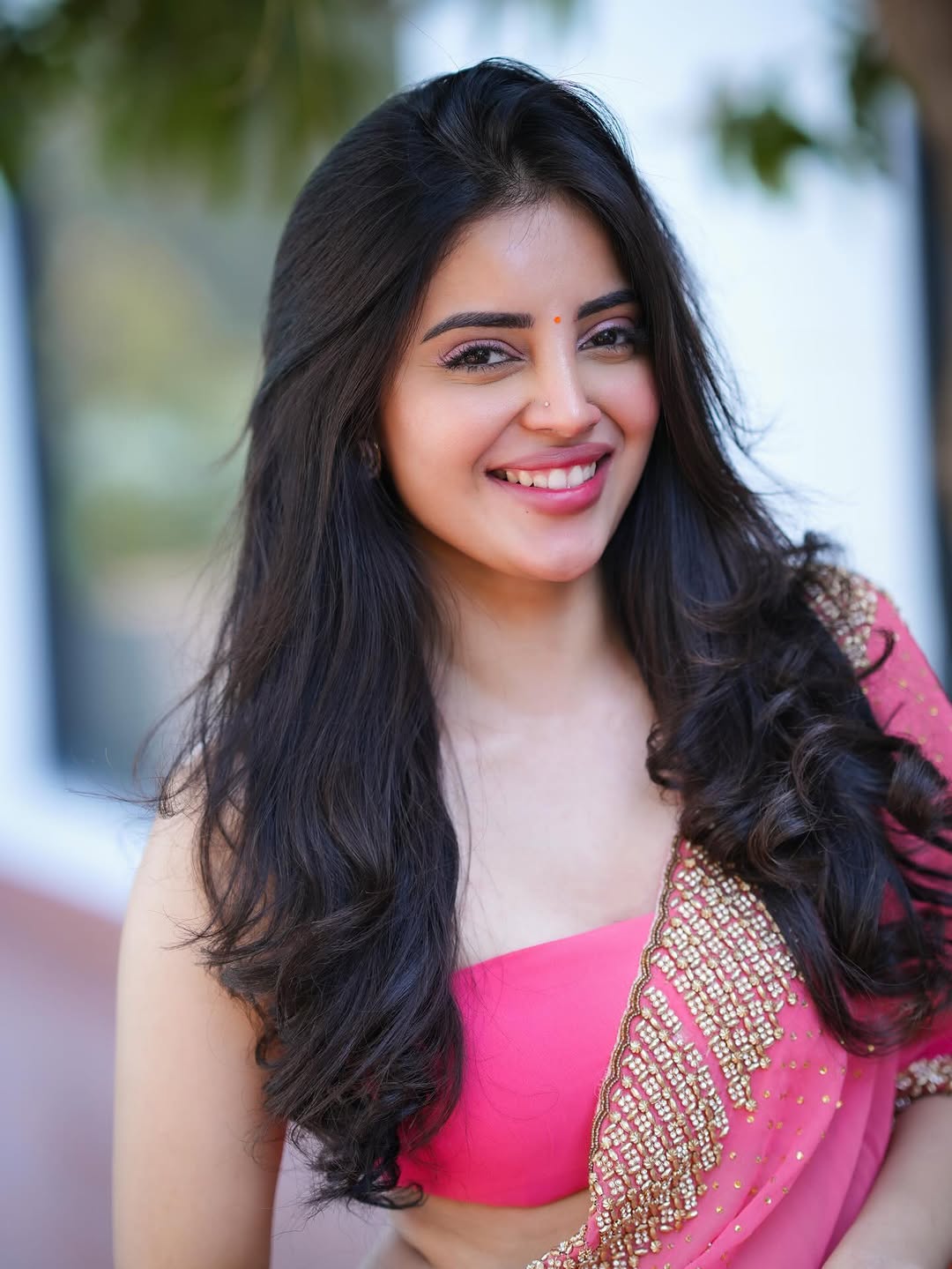 Kushitha Kallapu Intense Gaze In Saree Stills