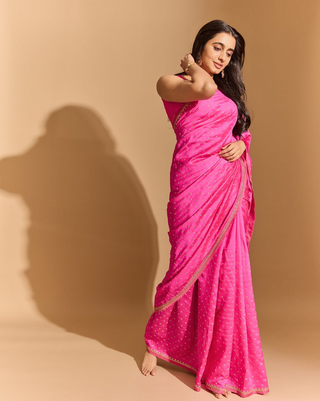 Full Length View Of Maanasa Choudhary In Saree