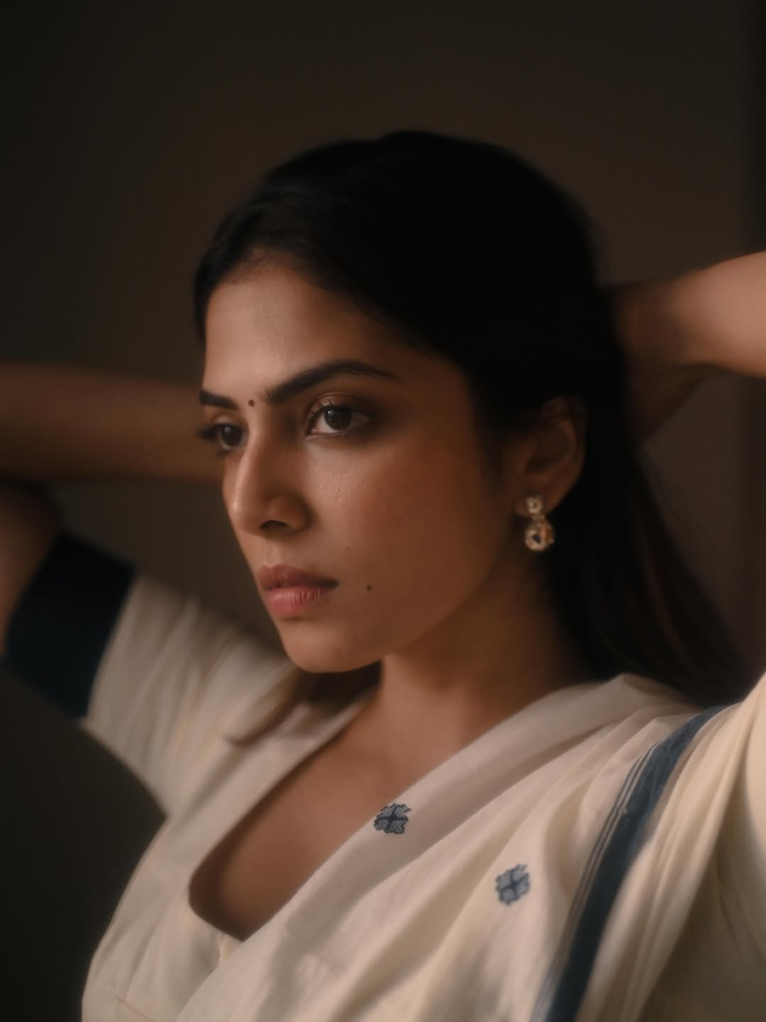 Malavika Mohanan Soft Candid Smiling Close Up Photo