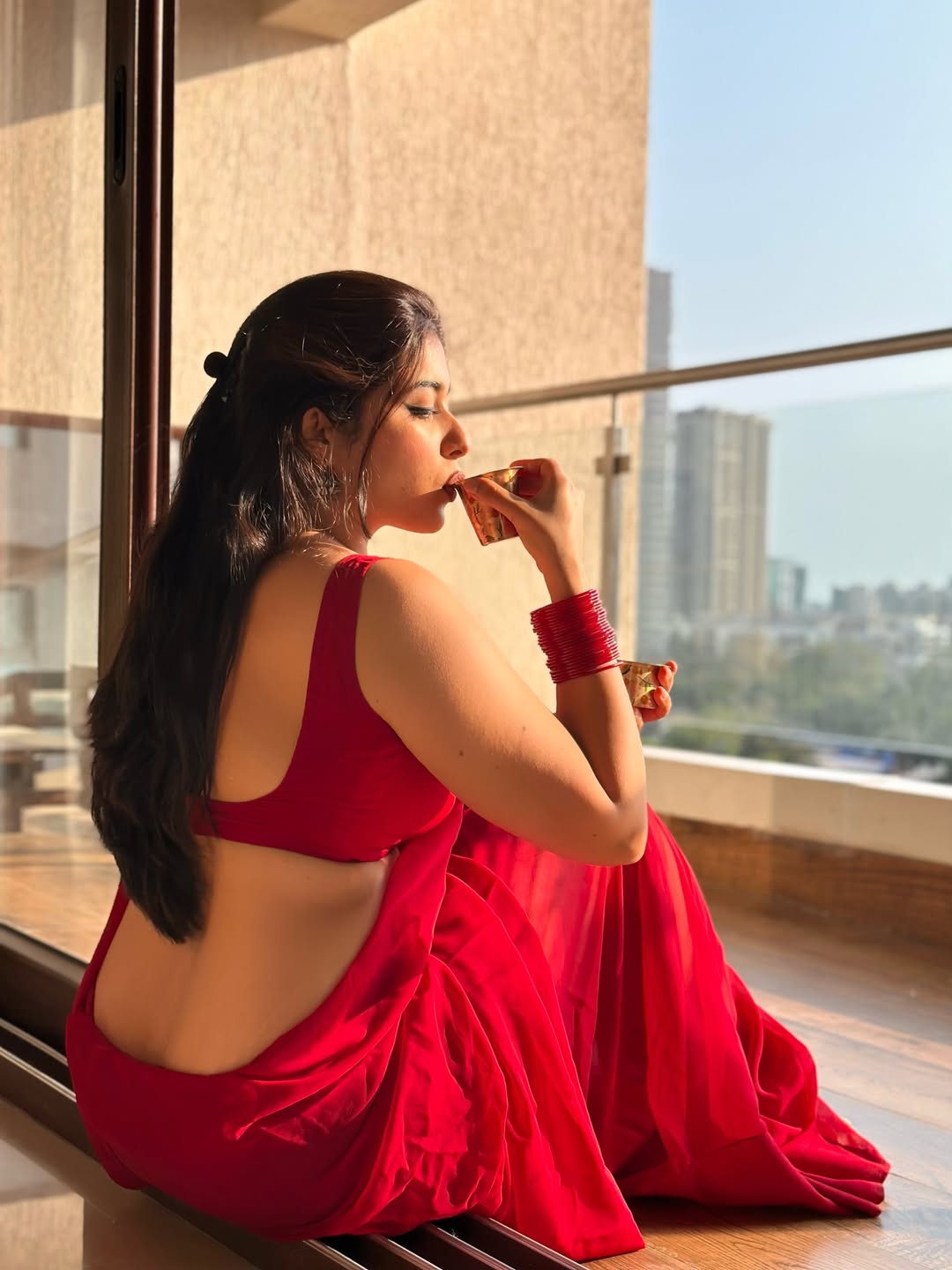 Punchy Red Bangles On Nikita Sharma Ethnic Look